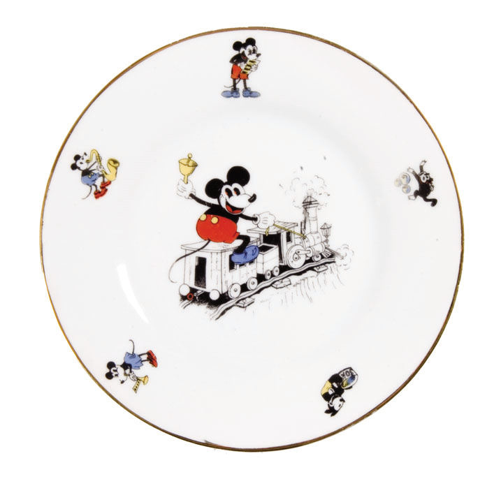 Hake S PAIR OF MICKEY AND MINNIE BAVARIAN CHINA PLATES IN RARE 6 SIZE