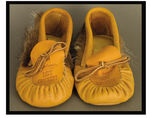 "DAVY CROCKETT INDIAN-FIGHTER MOCCASINS."