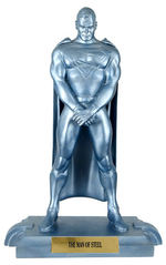 "KINGDOM COME - SUPERMAN" STATUE.