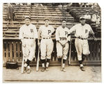 PITTSBURGH PIRATES/PHILADELPHIA PHILLIES 1932 NEWS SERVICE PHOTO W/THREE HOF MEMBERS.