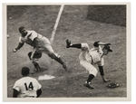 ROY CAMPANELLA & BILLY MARTIN HOF 1953 WORLD SERIES NEWS SERVICE PHOTO.