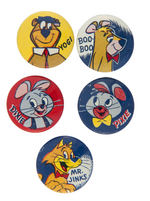 YOGI BEAR AND FRIENDS FIVE SCARCE BUTTONS FROM 1960.