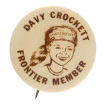 "DAVY CROCKETT FRONTIER MEMBER" CIRCA 1955 CLUB BUTTON.