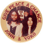 JOHN LENNON AND YOKO ONO COLOR PHOTO RARE PEACE BUTTON.