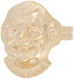 "COUSIN EERIE" PORTRAIT RING PLATED IN 18K GOLD.