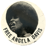 "FREE ANGELA DAVIS" PORTRAIT LITHO BUTTON.