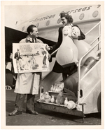 SHMOO INFLATABLE SIZE VARIETIES & RELATED NEWS SERVICE PHOTO.