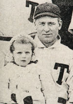 JOE KELLEY 1907 TORONTO MAPLE LEAFS TEAM POSTCARD.