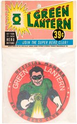"GREEN LANTERN SUPER HERO CLUB" LARGE BUTTON FROM SERIES (13) IN ORIGINAL PACKAGING.