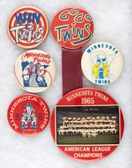 MINNESOTA TWINS FOUR TEAM & TWO WORLD SERIES MUCHINSKY BOOK PHOTO BUTTONS.