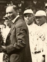 1917 NEGRO LEAGUE CABINET PHOTO OF CHICAGO UNION GIANTS & INDIANAPOLIS ABC'S WITH OSCAR CHARLESTON.