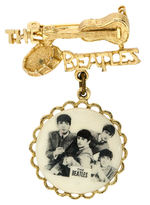 “THE BEATLES” CIRCA 1965 RARE PIN.