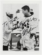 NASA ASTRONAUTS AUTOGRAPH LOT.