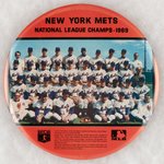 NEW YORK METS 6" 1969 NATIONAL LEAGUE CHAMPS BUTTON.