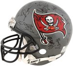 TAMPA BAY BUCCANEERS 1999 TEAM SIGNED FOOTBALL HELMET.