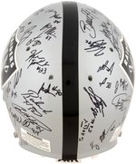 OAKLAND RAIDERS 1998 TEAM SIGNED FOOTBALL HELMET.