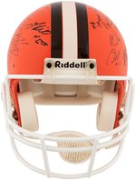 CLEVELAND BROWNS 1993 TEAM SIGNED FOOTBALL HELMET.