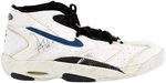 JUWAN HOWARD GAME USED SIGNED NIKE AIR FLIGHT SNEAKERS.