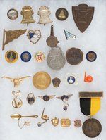 WORLD'S FAIRS 29 PIECES MOSTLY PINS FROM 1876 CENTENNIAL THROUGH NYWF 1939-40.