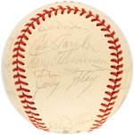 ROBERTO CLEMENTE & 1968 PITTSBURGH PIRATES TEAM-SIGNED BASEBALL.