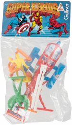 GULLIVER MARVEL CAPTAIN AMERICA/SPIDER-MAN HELICOPTER AND FIGURES IN HEADER CARD BAG.