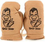 "HOWDY DOODY" BOXED PAIR OF CHILD'S BOXING GLOVES.