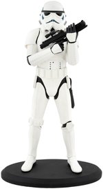 GENTLE GIANT STAR WARS ROYAL GUARD AND ATTAKUS STORMTROOPER STATUE PAIR.