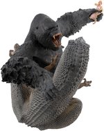 "V-REX VS KING KONG" WETA COLLECTIBLES STATUE.