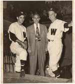 1951 WASHINGTON SENATORS- HOF BUCKY HARRIS AND WILLY MIRANDA PRESS PHOTO.
