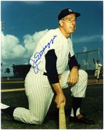 JOE DIMAGGIO SIGNED PHOTO.