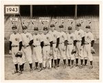 1943 ASSOCIATED PRESS NEW YORK YANKEES WARTIME BASEBALL PHOTO W/DICKEY & J. GORDON (HOF MEMBERS).