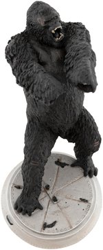 "KING KONG'S LAST STAND" WETA COLLECTIBLES STATUE.