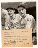 1939 PITTSBURGH PIRATES W/PIE TRAYNOR (HOF) ORIGINAL PRESS PHOTO.