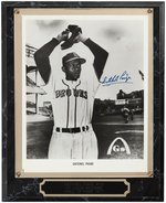 SATCHEL PAIGE (HOF) SIGNED PHOTO PLAQUE DISPLAY.