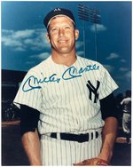 MICKEY MANTLE (HOF) SIGNED PHOTO.