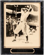 DIZZY DEAN (HOF) SIGNED PHOTO PLAQUE DISPLAY.