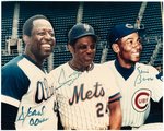 BASEBALL HOF MEMBERS HANK AARON, WILLIE MAYS & ERNIE BANKS SIGNED PHOTO.