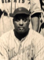 1938 NEGRO LEAGUE EAST ALL-STARS TEAM PHOTO W/HOFERS CHARLESTON/LEONARD/WELLS/MACKEY.