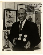 OLYMPIC GOLD MEDALIST JESSE OWENS SIGNED PHOTO.