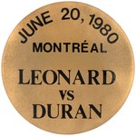 1980 SUGAR RAY LEONARD VS ROBERTO DURÁN BUTTON (GOLD VARIETY).