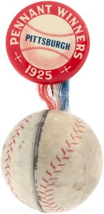 1925 PITTSBURGH PIRATES NATIONAL LEAGUE "PENNANT WINNERS" BUTTON W/ BASEBALL ATTACHMENT (TIN LITHO VARIETY).