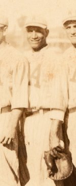 1922-23 ALMENDARES (CUBA) BASEBALL TEAM PHOTO WITH BERNARDO BARO.