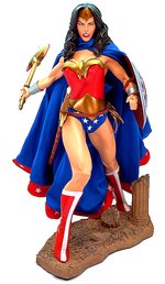 WONDER WOMAN MUSEUM QUALITY 1/4 SCALE STATUE DC DIRECT IN BOX.