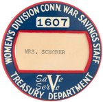 "WOMEN'S DIVISION CONN. WAR SAVINGS STAFF" WWII SERIALLY NUMBERED HOMEFRONT ADMINISTRATOR'S BUTTON.