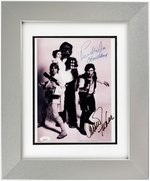 STAR WARS - PETER MAYHEW & CARRIE FISHER SIGNED PHOTO.