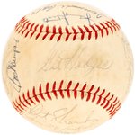 1971 NEW YORK METS TEAM-SIGNED BASEBALL.