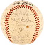 1972 NEW YORK METS TEAM-SIGNED BASEBALL.