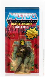 MASTERS OF THE UNIVERSE - BATTLE ARMOR SKELETOR SERIES 3 AFA 80Y NM.