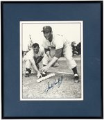 SANDY KOUFAX (HOF) SIGNED & FRAMED PHOTO.