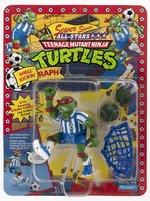 TEENAGE MUTANT NINJA TURTLES: SEWER SPORTS ALL-STARS (1991) - SHELL KICKIN' RAPH CARDED ACTION FIGURE.